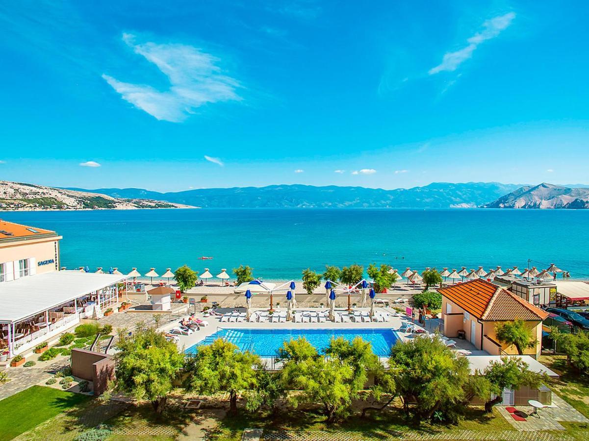 Hotel Dobrovit