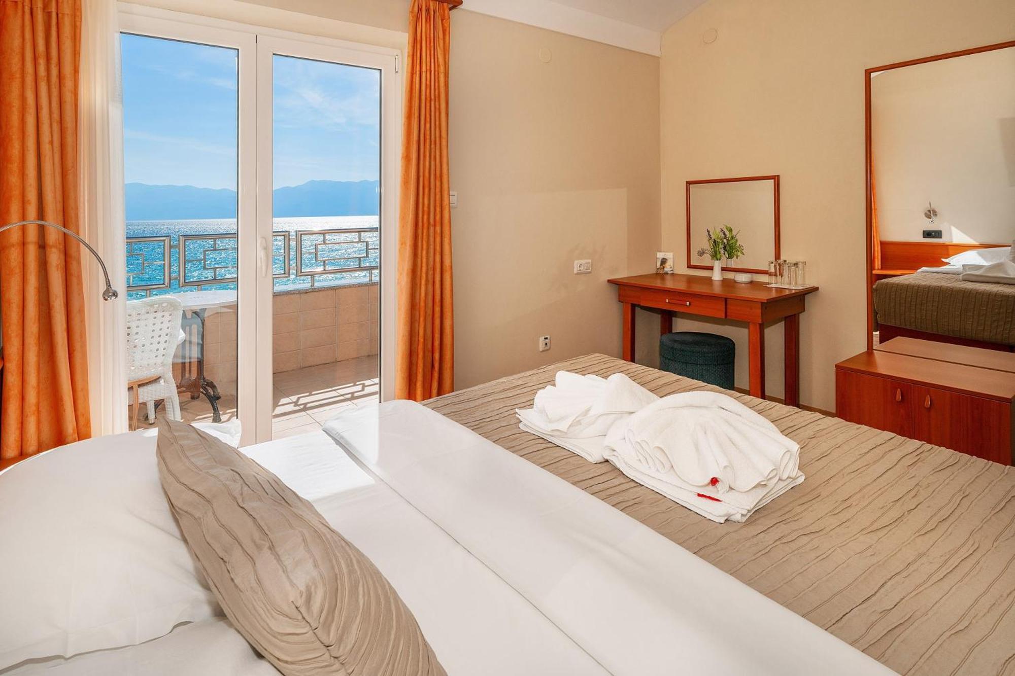 Dobrovit Hotel