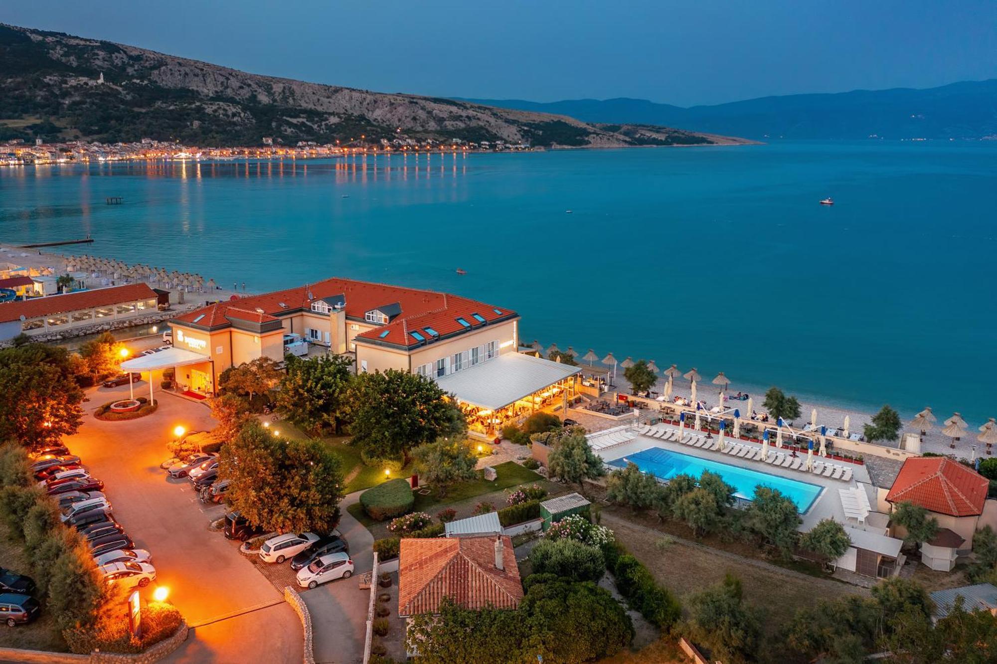 Hotel Dobrovit