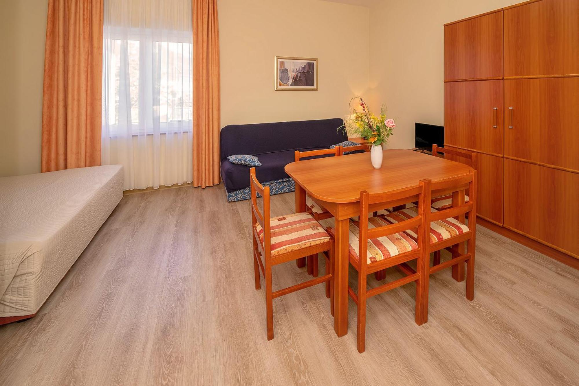Dobrovit 3* Baška