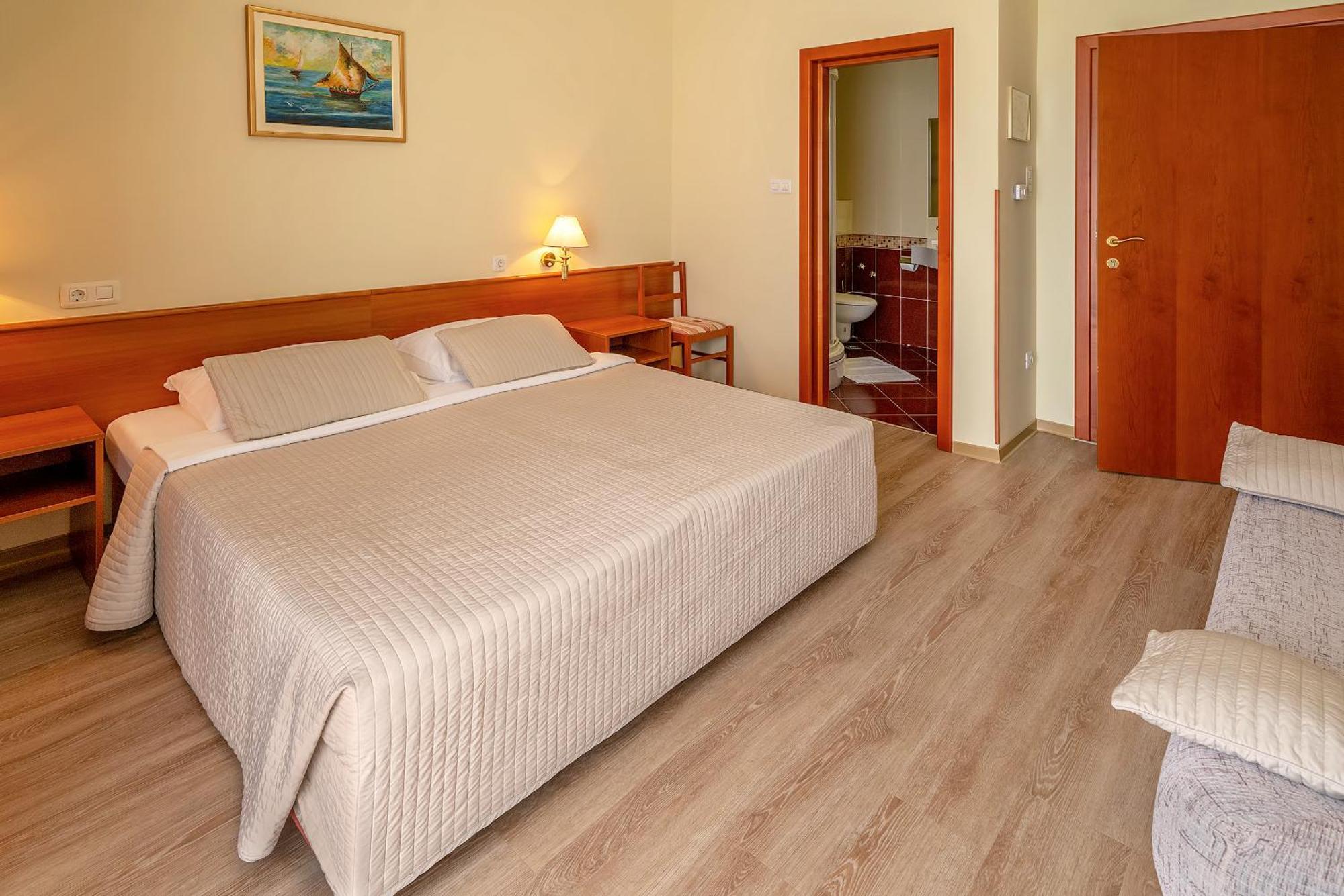Hotel Dobrovit Baška